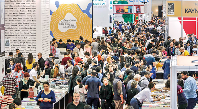 Kitap şölenine 'kâğıt gölgesi'