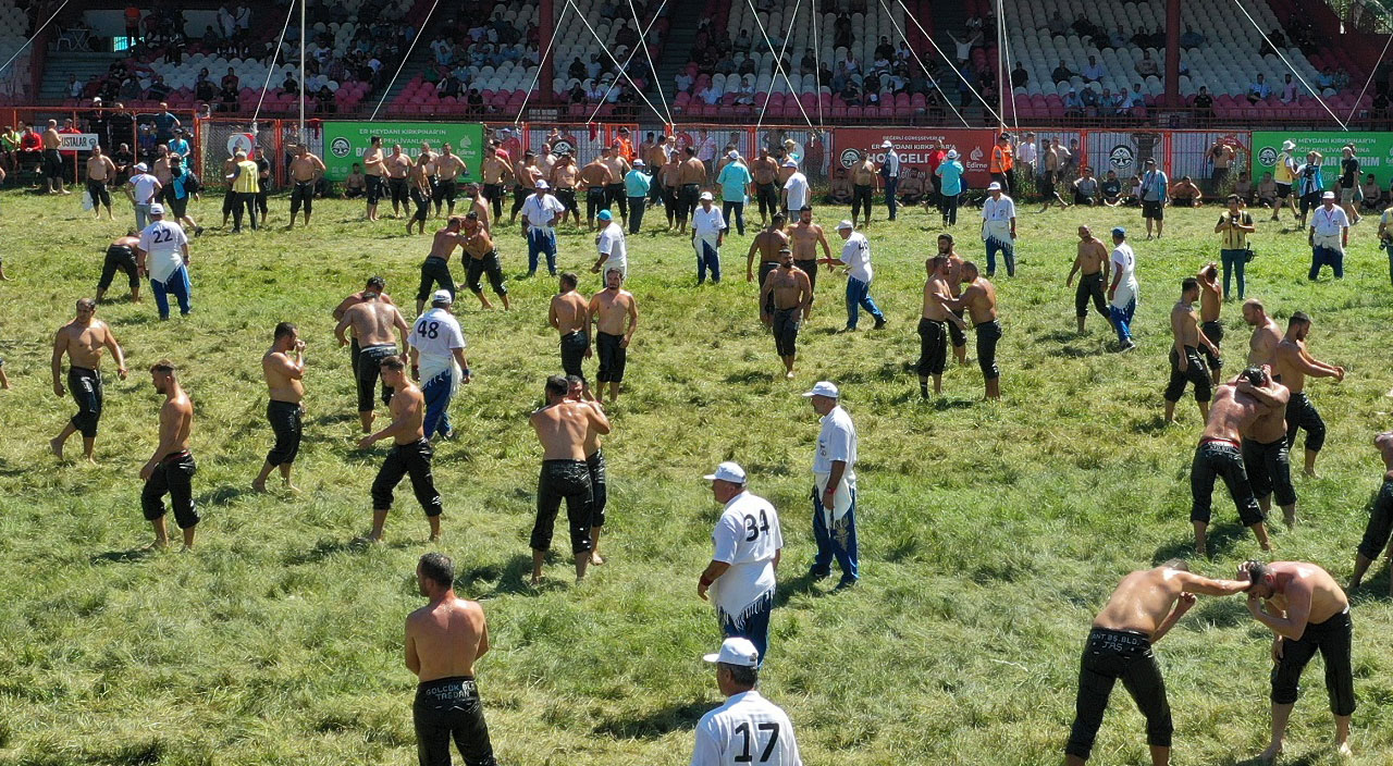 Kırkpınar'da kalp krizi! Güreş antrenörü Muhammet Ali Sarıcalar hayatını kaybetti