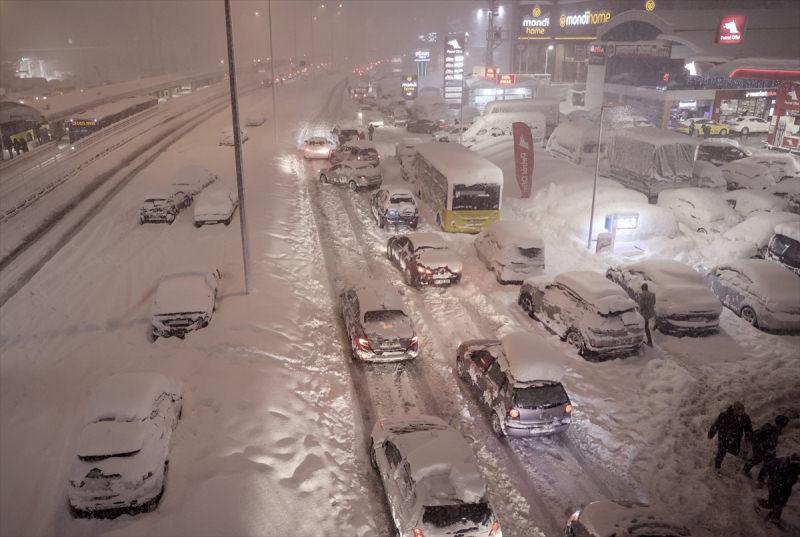 Meteoroloji açıkladı: Kar yağışı bugün de sürecek