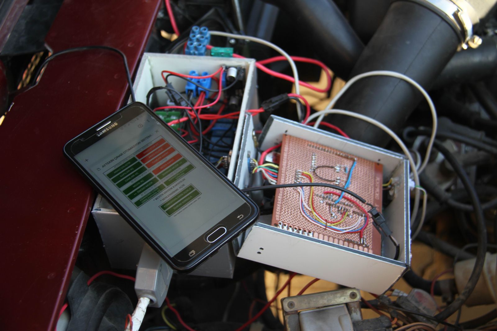 Kara Şimşek'e özendi, 1993 model otomobilini konuşturdu