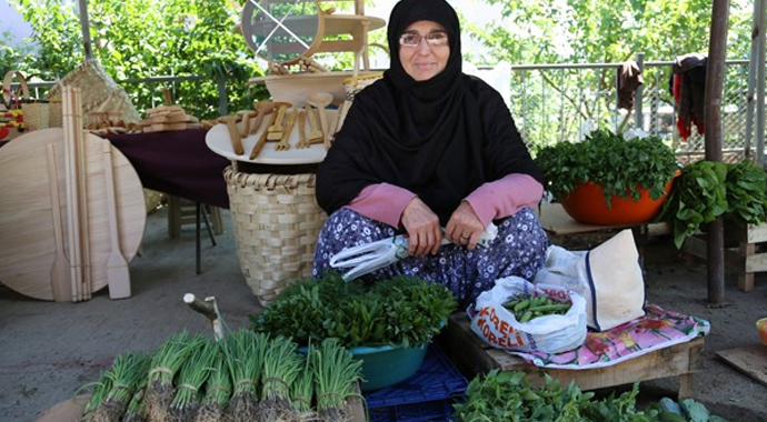 Kardeşinin bakan olduğunu pazarda öğrendi