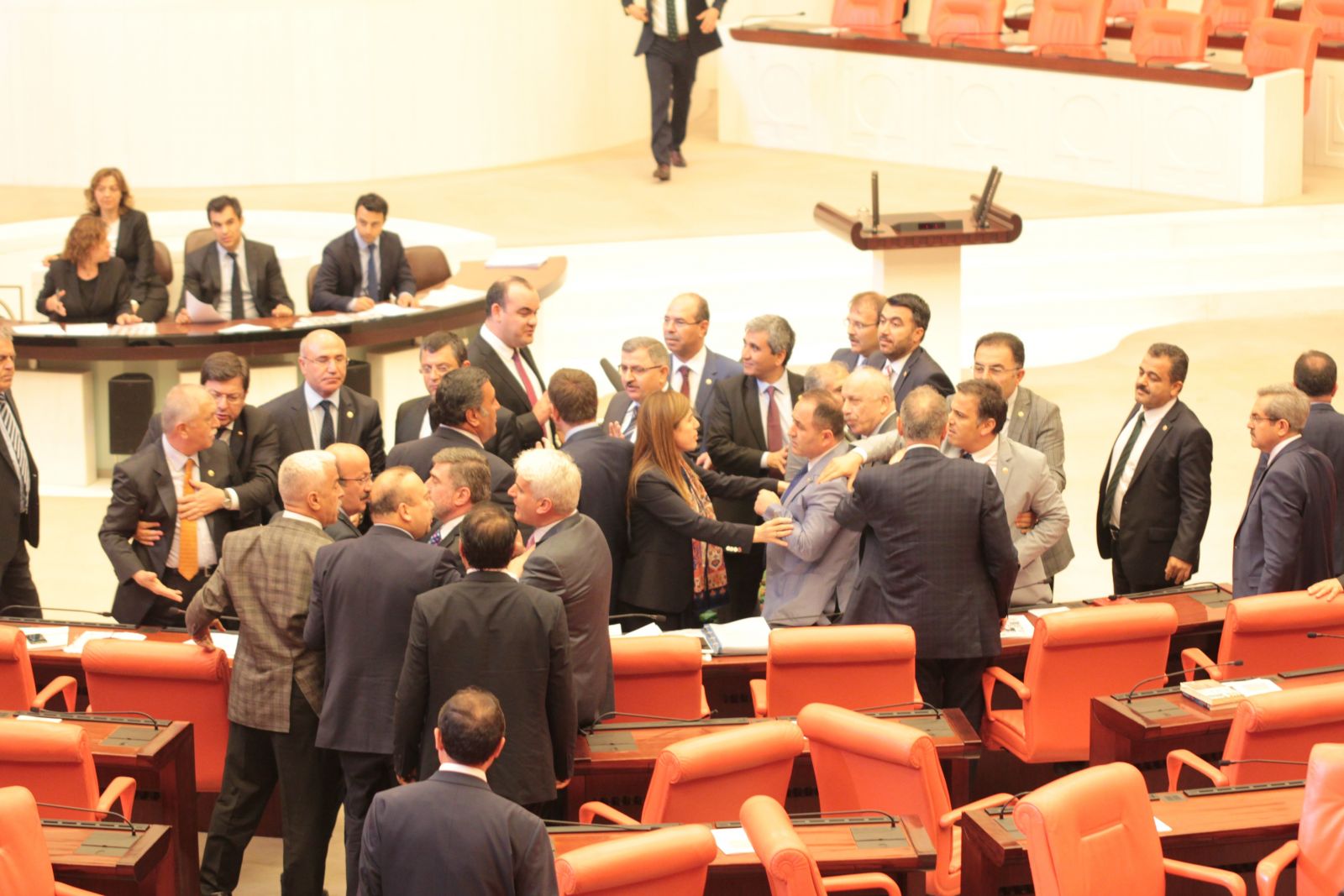 Meclis’te ‘darbe’ tartışması