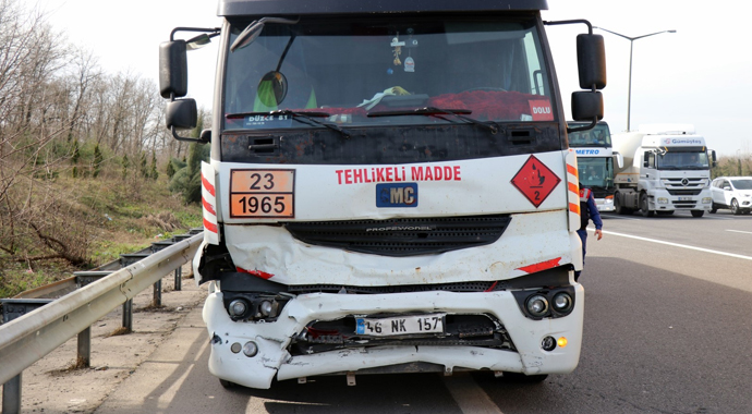 TEM’de zincirleme kaza: 9 aracın karıştığı kazada 8 kişi yaralandı