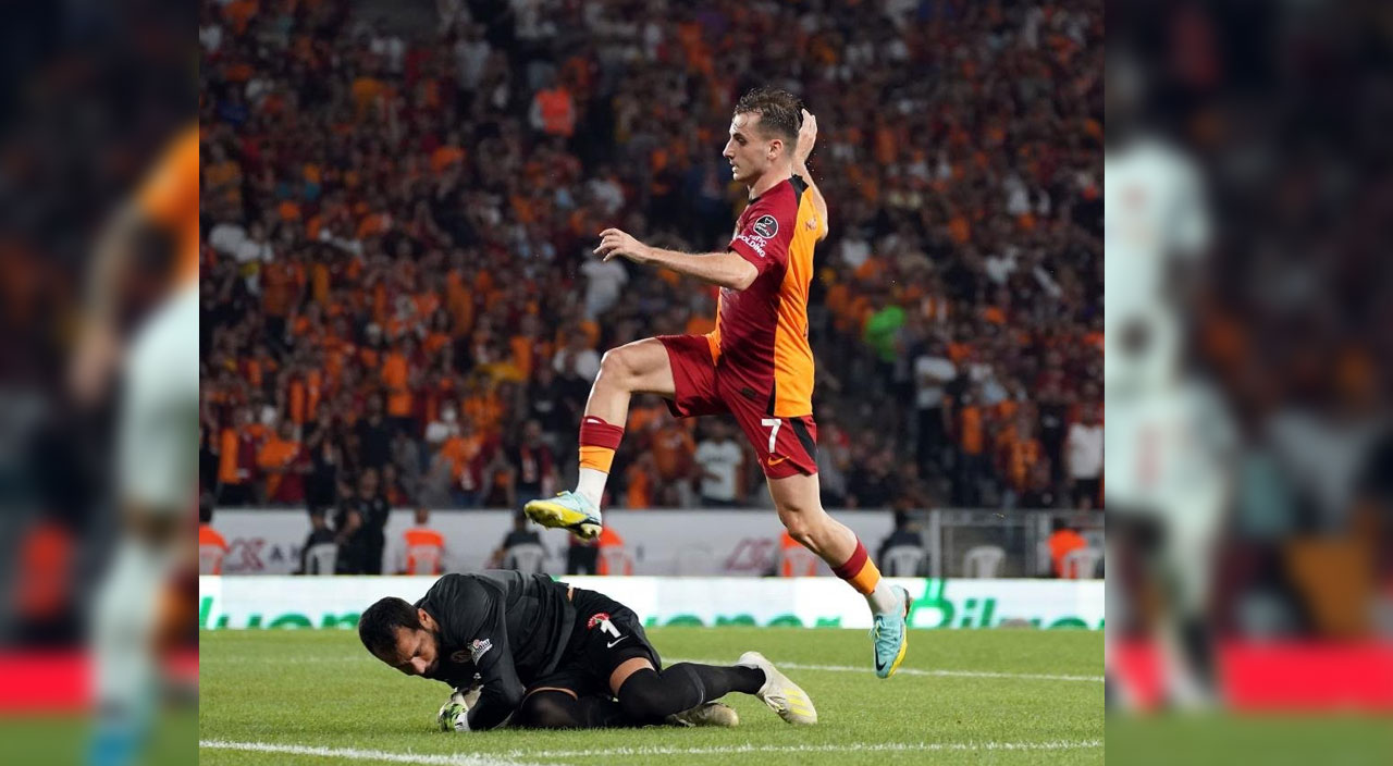 Bafetimbi Gomis'ten 2 maçta 6 puan! Galatasaray Ümraniyespor'u geç gelen golle devirdi