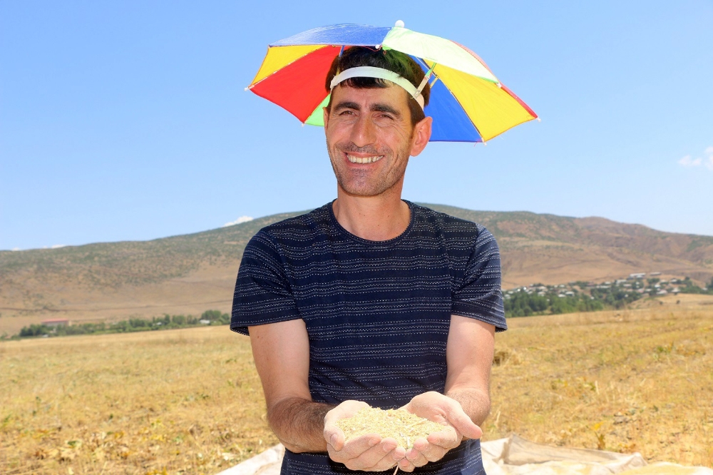 İlk kez ekti, 400 bin lira gelir bekliyor İlk kez ekti, 400 bin lira gelir bekliyor