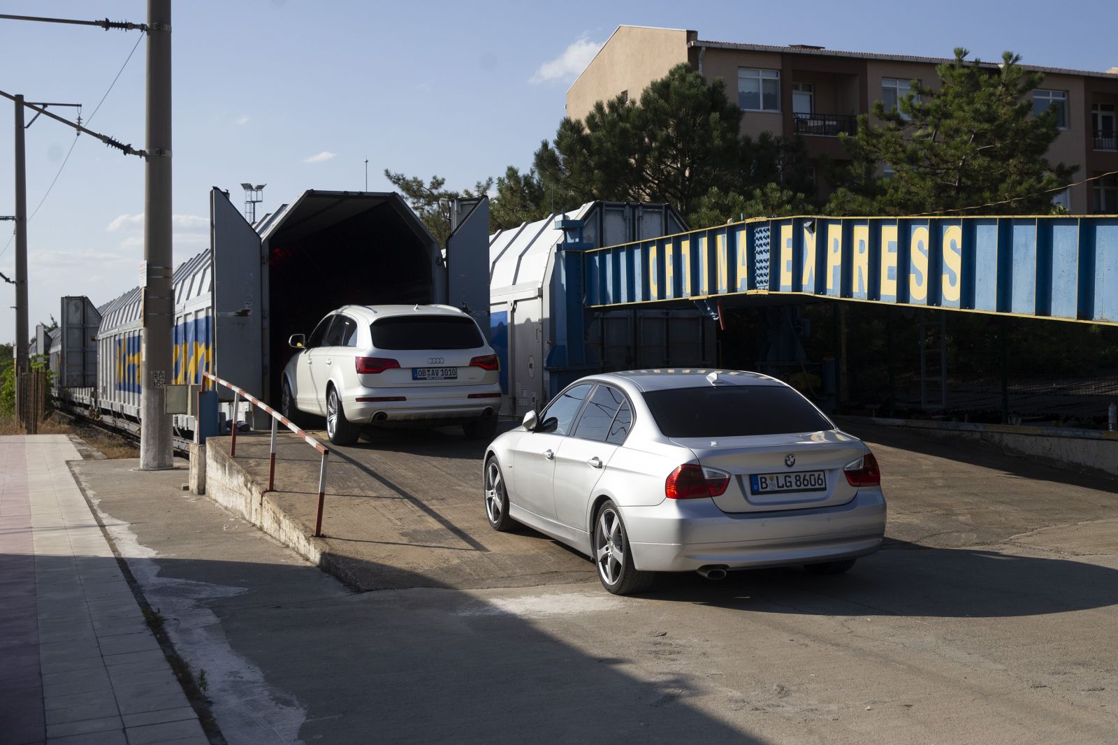 Gurbetçiler dönüş yolunda arabalı treni tercih ediyor
