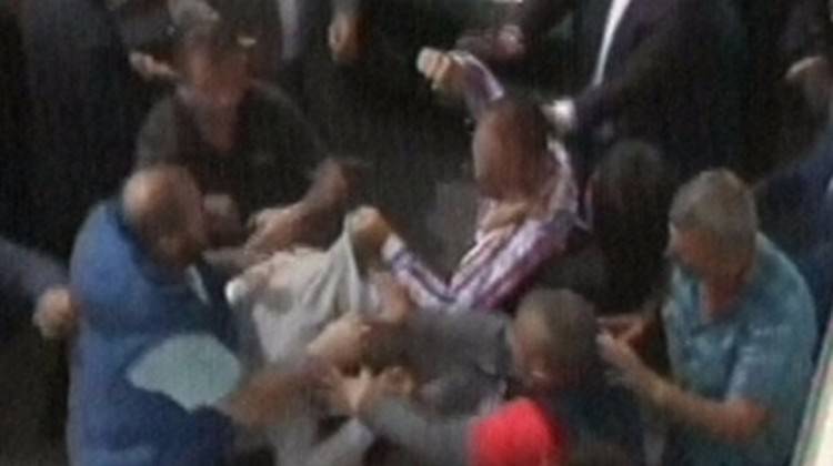 MHP'li muhalifler evlerine döndü MHP'li muhalifler evlerine döndü