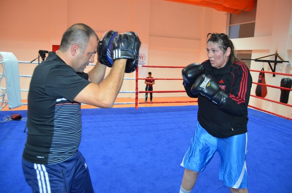 Kamyon lastikleriyle şampiyonaya hazırlanıyor!