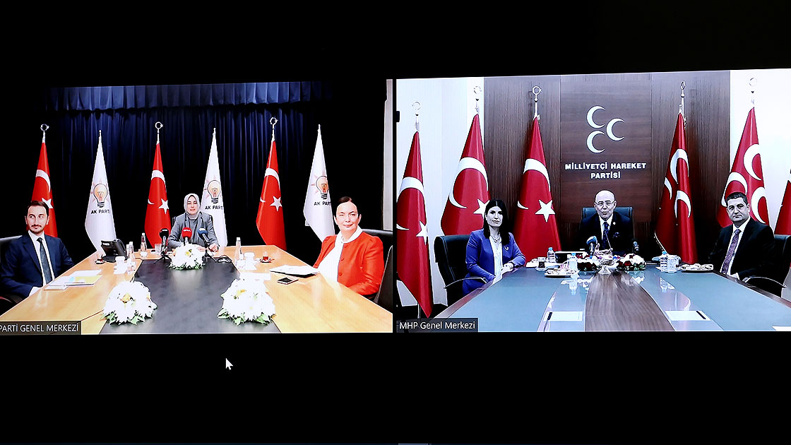 Siyasi partiler uzaktan bayramlaştı