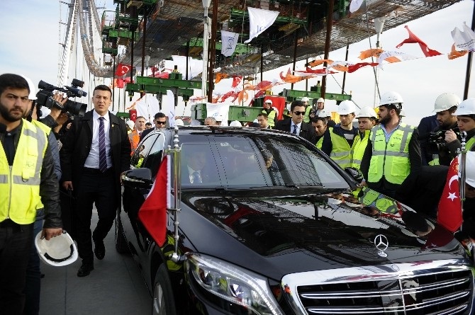 Erdoğan 3. köprüden makam aracıyla da geçti Erdoğan 3. köprüden makam aracıyla da geçti
