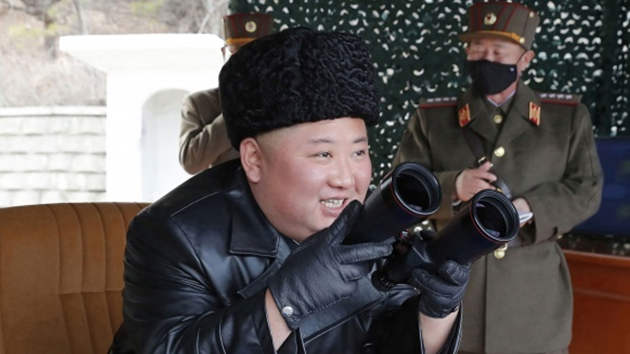 Kuzey Kore'den ilginç bir karar daha: Deri mont giymek yasaklandı