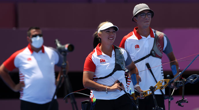 Mete Gazoz ile Yasemin Ecem Anagöz dördüncü oldu