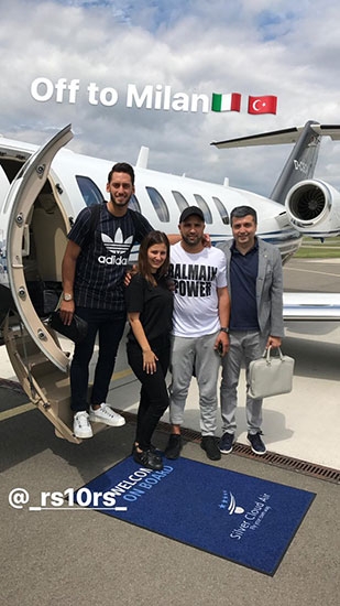 Hakan Çalhanoğlu resmen Milan'da