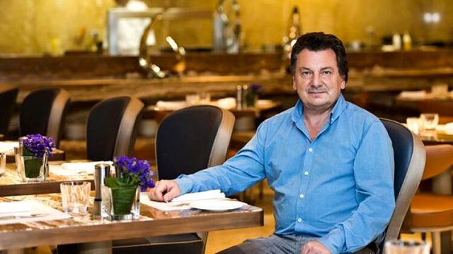 Ünlü yemek eleştirmeni Vedat Milor, Burgazada'da saldırıya uğradı