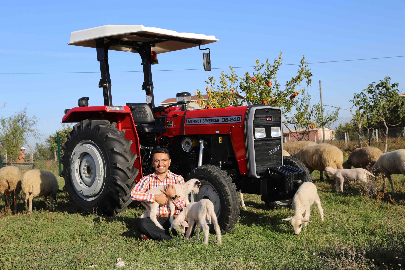 Yerli traktör üretildi