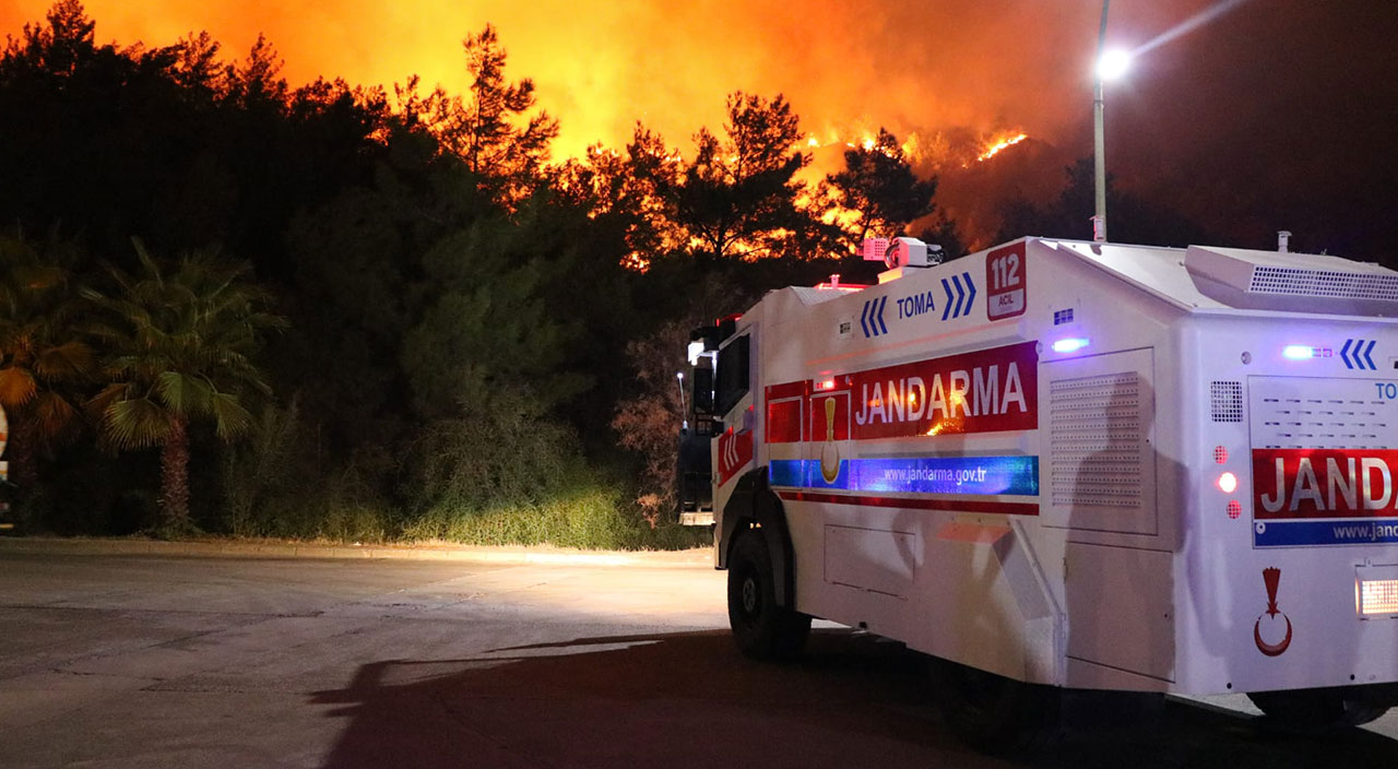 Marmaris'te orman yangınından sevindiren haber! Yangın kontrol altına alındı