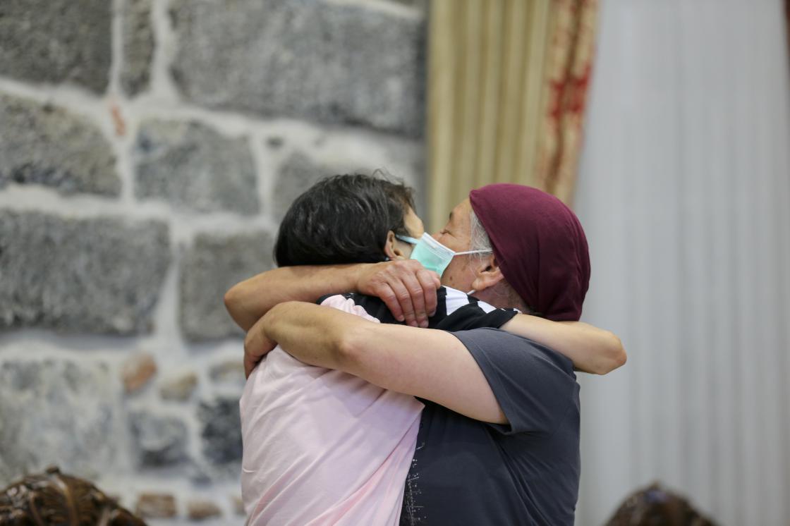 Evlat nöbetindeki 3 aile daha çocuklarına kavuştu