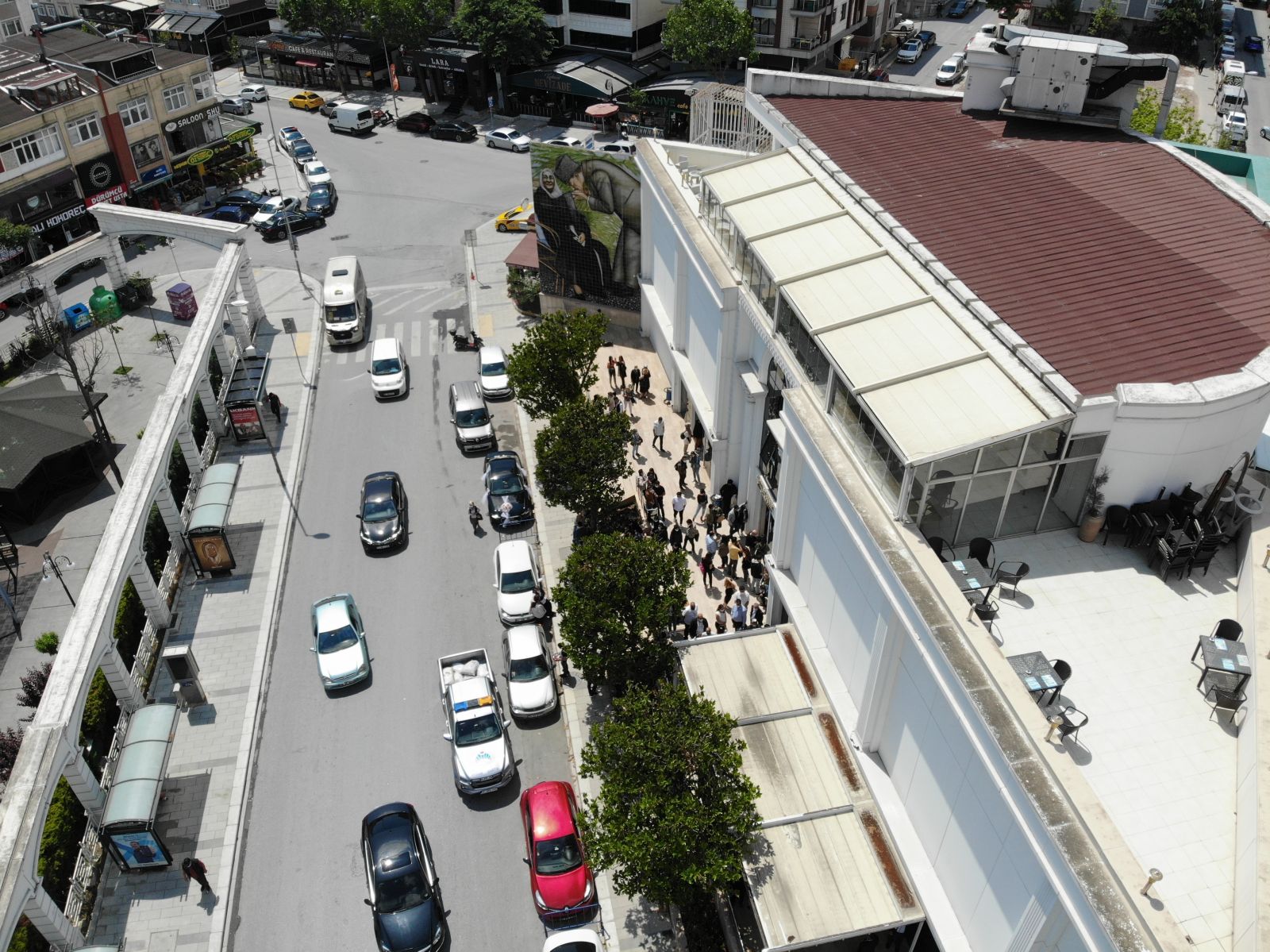 Okullarda kafelerde ilk gün sevinci