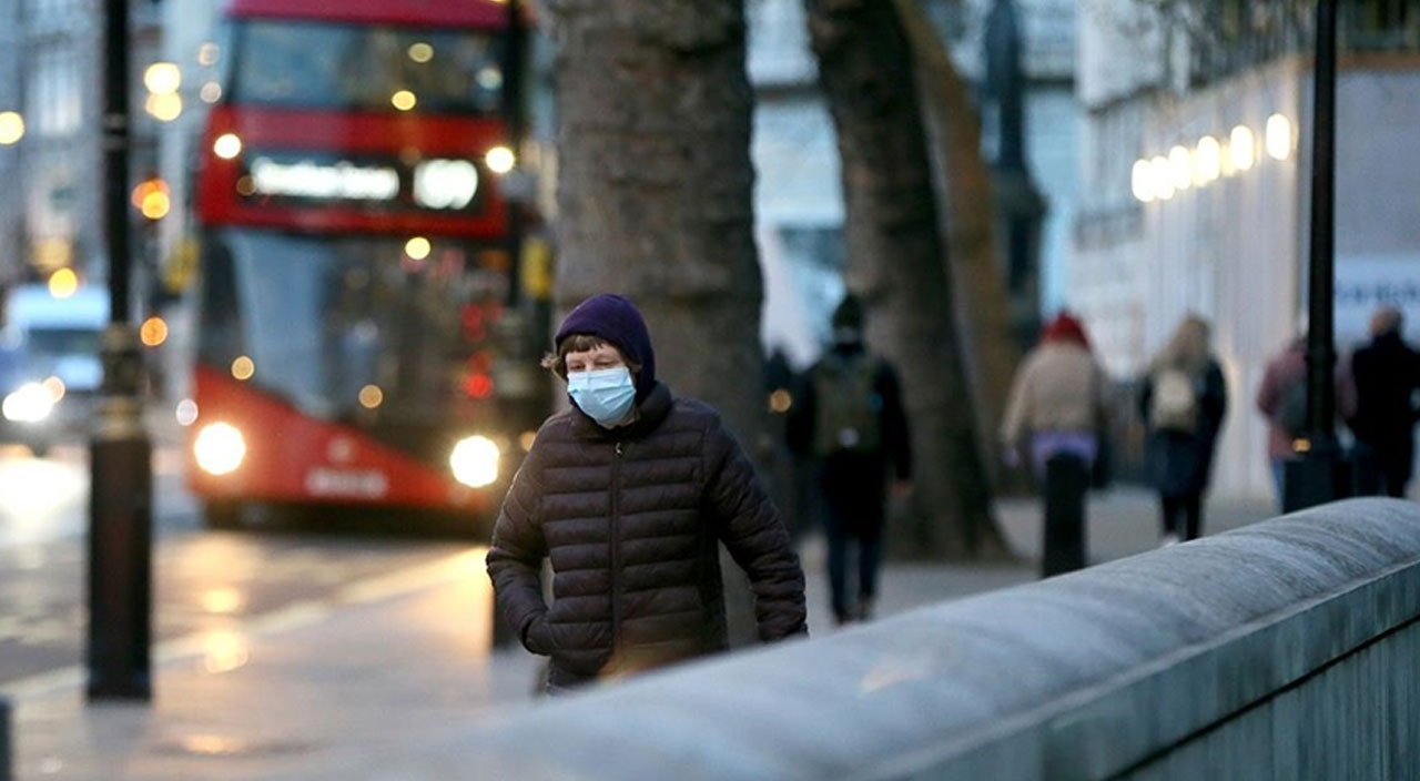 Omicron etkisini hissettiriyor: Günlük vaka sayıları en yüksek seviyede