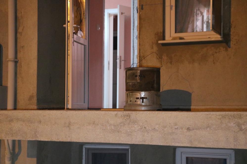 Soba gazından zehirlenen aileyi polis kurtardı