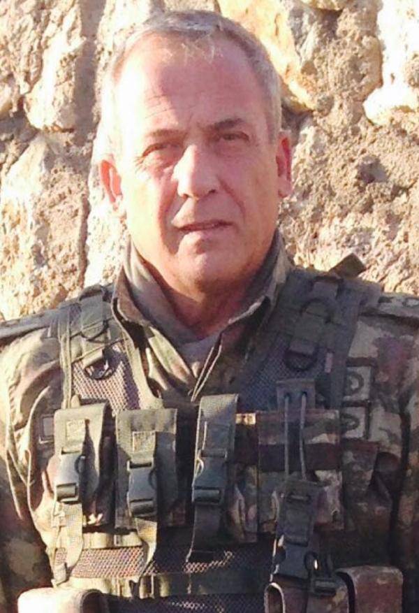 O hainleri yakaladı, general oldu