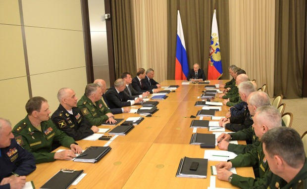 Putin'den orduyu S-400'ler ile donatın talimatı