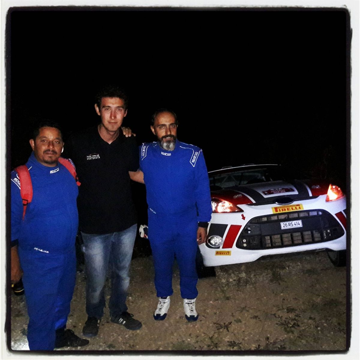 Uçurumun kenarında hatıra pozu