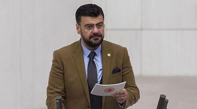 CHP ve İYİ Parti de peş peşe istifalar