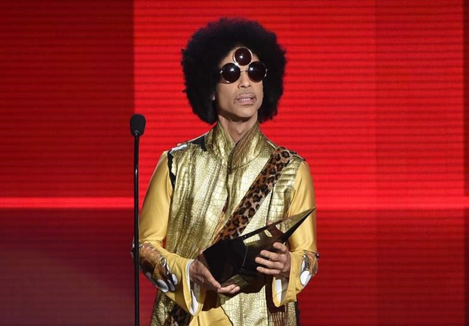 Dünyaca ünlü pop ikonu Prince Rogers öldü! (Prince Rogers kimdir?)