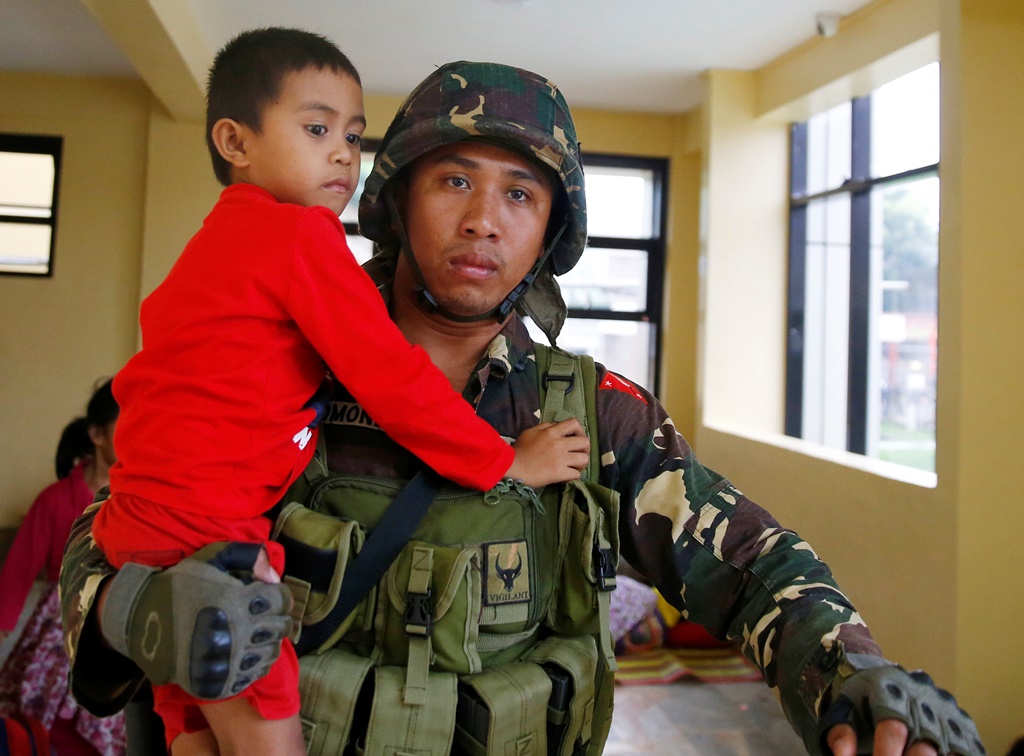 Marawi'nin yüzde 90'ı kontrol altında! 100'den fazla terörist öldürüldü