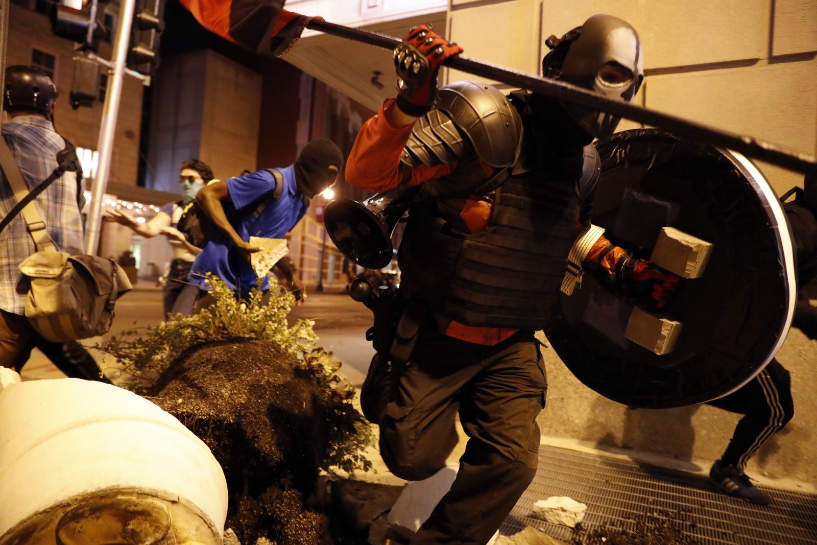 ABD'de siyahilerin gösterileri sürüyor