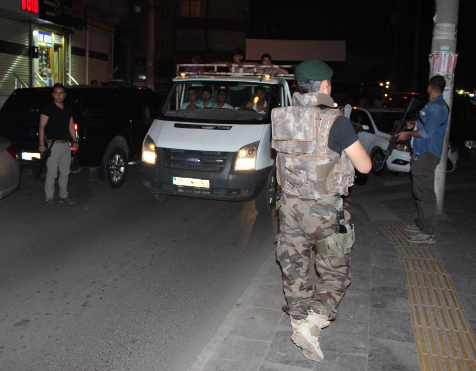 Diyarbakır'a daha fazla polis