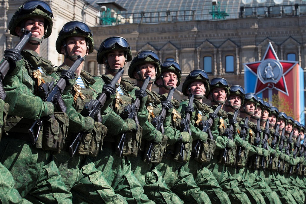 Rusya'da 9 Mayıs Zafer Günü Kızıl Meydan'da kutlandı