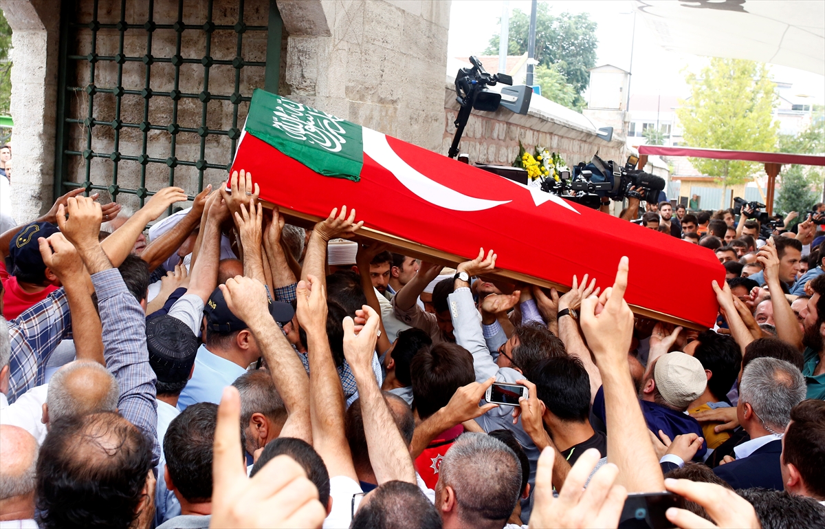 Demokrasi şehidi Ramazan Sarıkaya'ya son görev