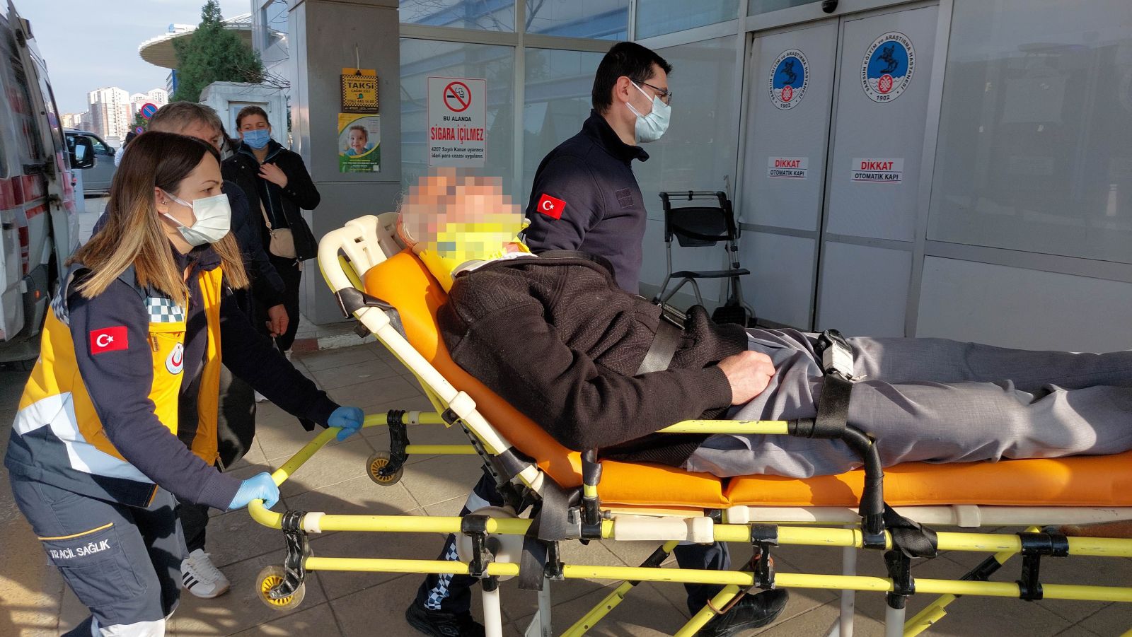 İntihara kalkışan komşusunu ipten aldı