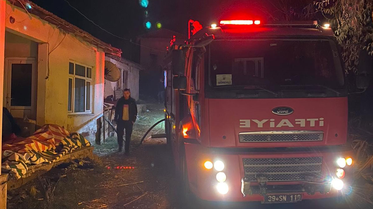 Salça yapmak için yaktığı ateş evini küle çevirdi