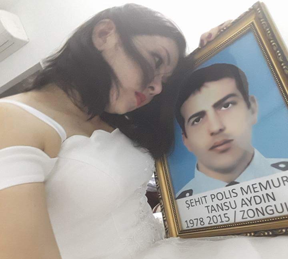 Şehit eşinden yürek burkan paylaşım