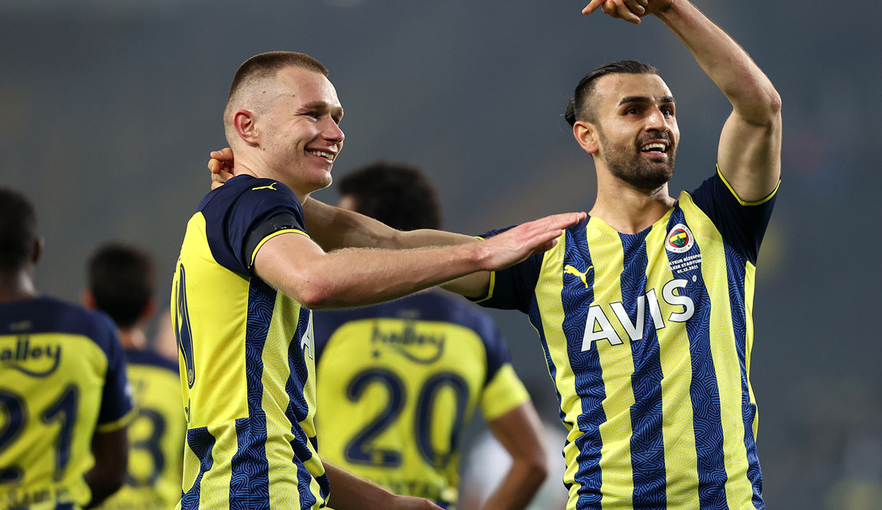 Kredi peşindeki Pereira'nın derbi umudu: Hedef görevde kalmak