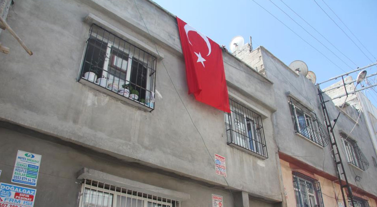 Türkiye şehitlerine ağlıyor: Pençe-Kilit’te şehit düşen Mehmetçik’ler son yolculuğuna uğurlandı