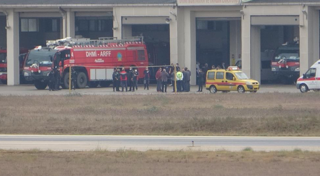 Polisten kaçan göçmenler Adana Havalimanı'na daldı!