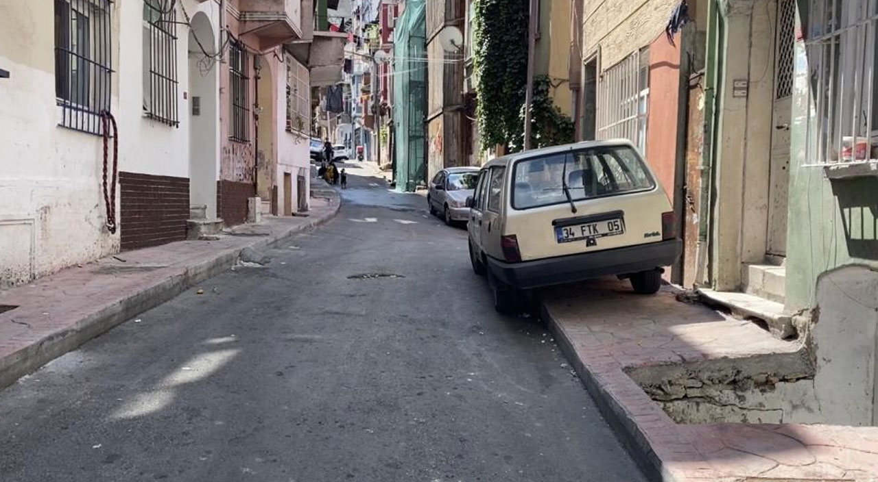 İstanbul’da kan donduran cinayet: Öldüresiye dövüp, sokağa attılar