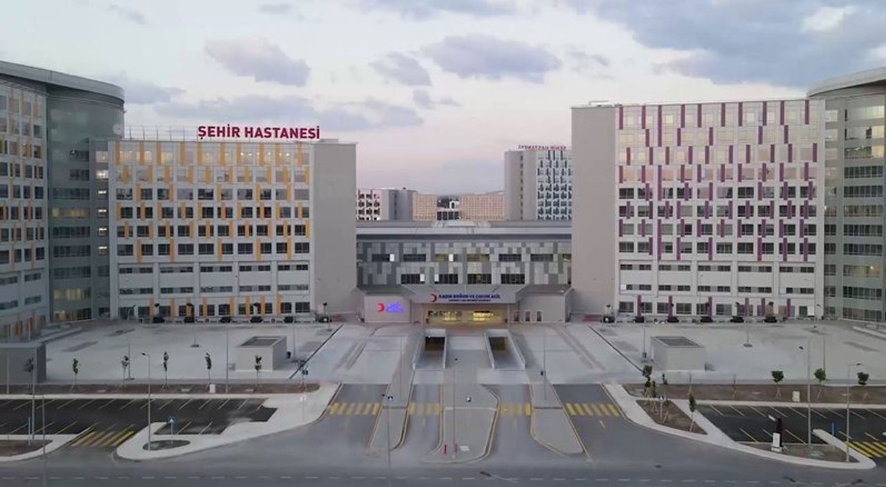 Türkiye’nin en büyüğü olacak... Etlik Şehir Hastanesi açılış için gün sayıyor Türkiye’nin en büyüğü olacak... Etlik Şehir Hastanesi açılış için gün sayıyor