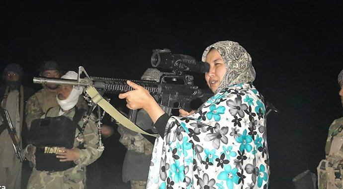 Taliban'ın karşındaki kadın Salima Maziri: Silahımı alıp savaşa katılıyorum Taliban'ın karşındaki kadın Salima Maziri: Silahımı alıp savaşa katılıyorum