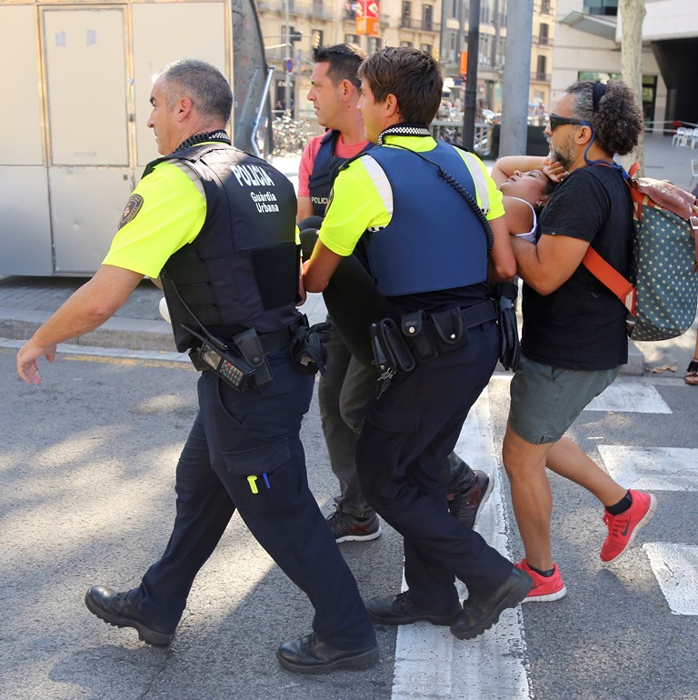 Terör, Barcelona'yı vurdu: Çok sayıda ölü ve yaralı var