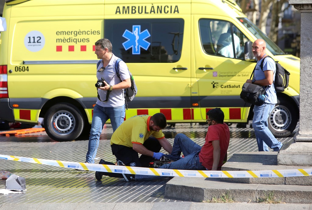 Terör, Barcelona'yı vurdu: Çok sayıda ölü ve yaralı var