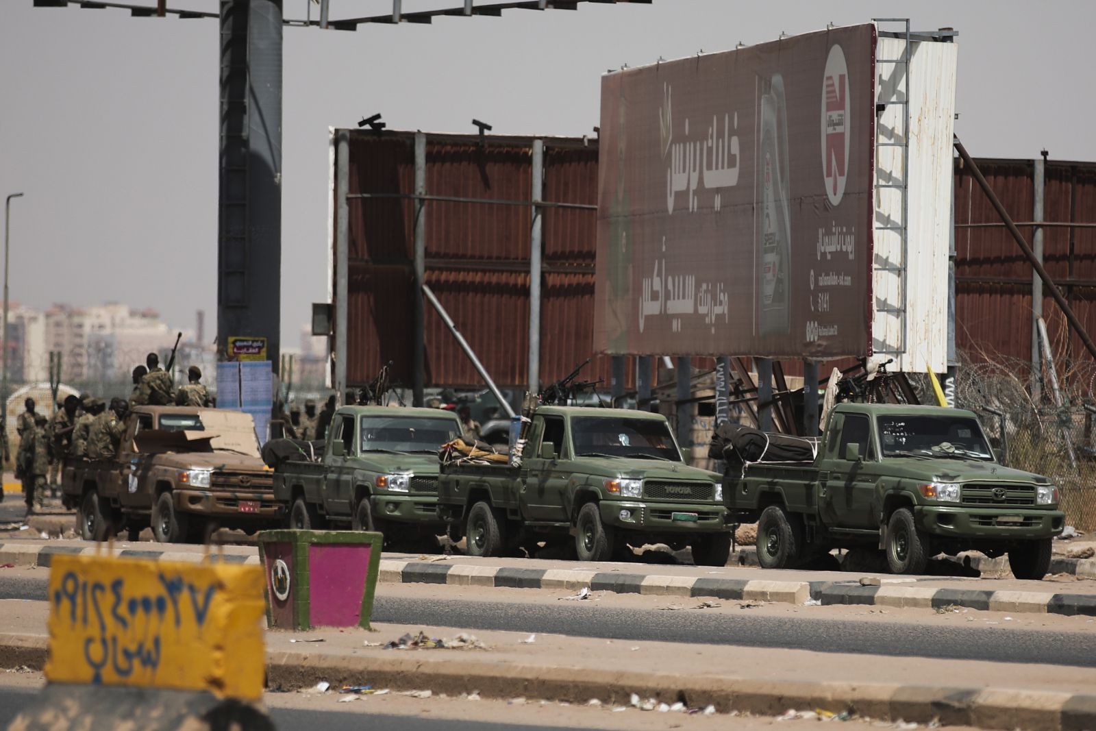 Askerler tarafından alıkonulan Sudan Başbakanı serbest kaldı Askerler tarafından alıkonulan Sudan Başbakanı serbest kaldı