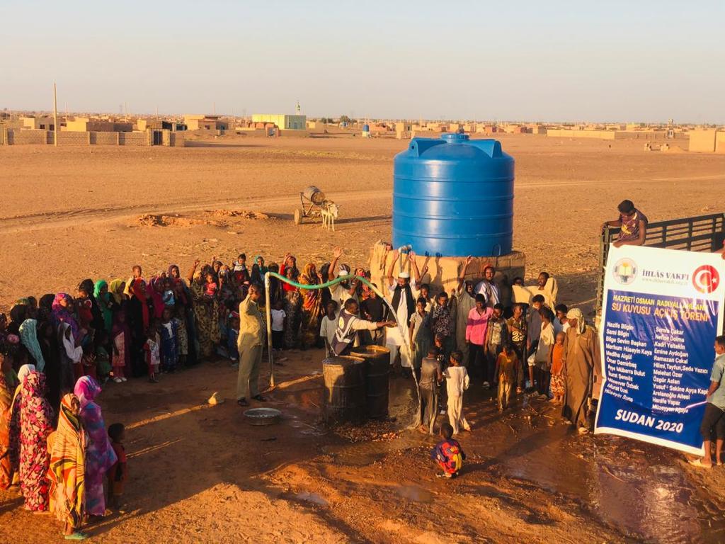 Çölde suya kavuşma sevinci