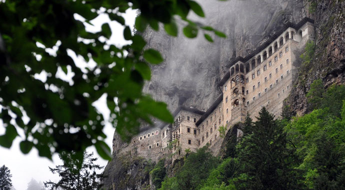 Sümela Manastırı açılış için gün sayıyor