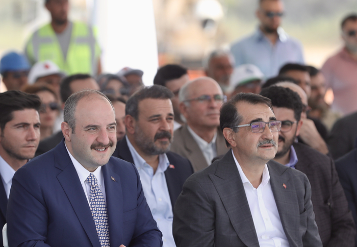 Türkiye'de bu kış doğal gaz sıkıntısı yaşanacak mı ? Bakan Dönmez açıkladı Türkiye'de bu kış doğal gaz sıkıntısı yaşanacak mı ? Bakan Dönmez açıkladı