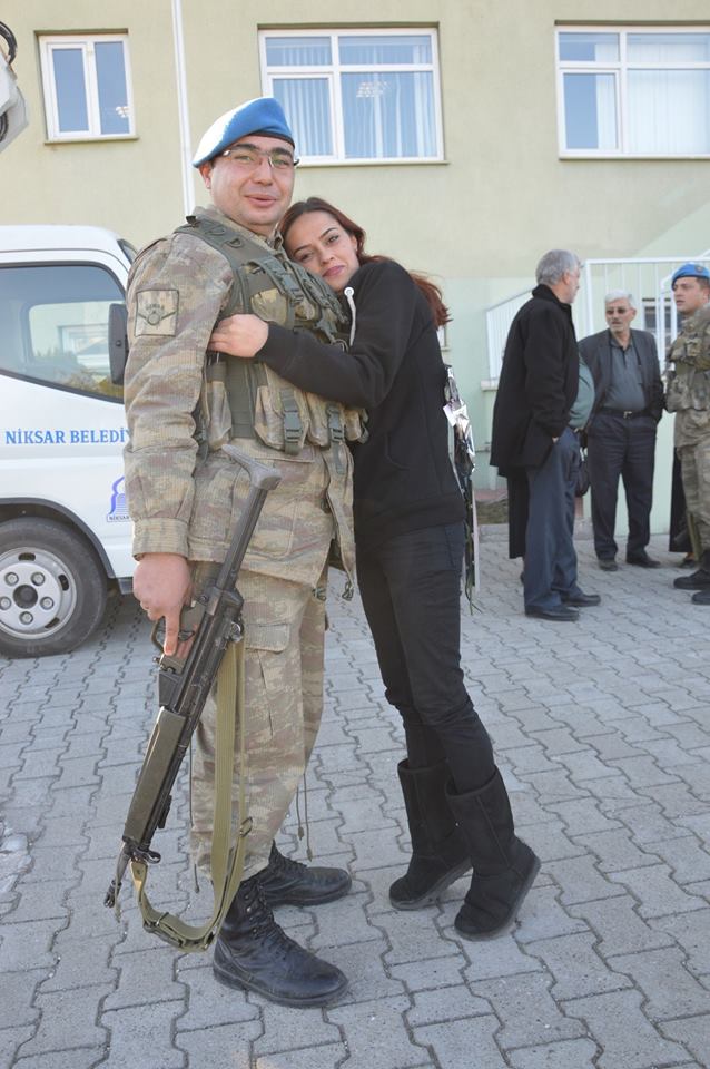 Kahraman komandolara Niksar'da davullu-zurnalı karşılama